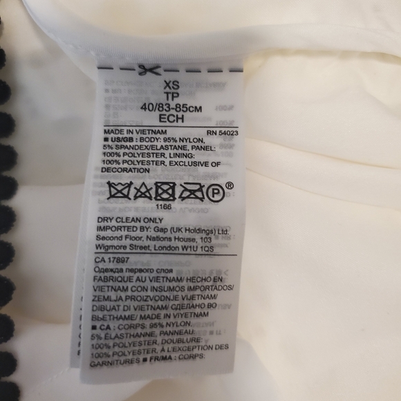 Banana Republic Women NWT Size XS S/Sl B&W embroidered holiday stripped top - Picture 11 of 11